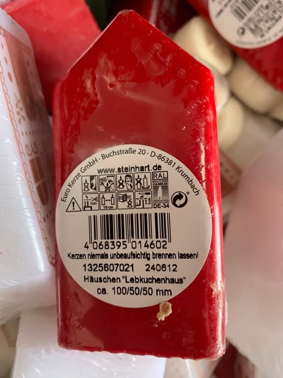 Euro Kerze Steinhart Häuschen-Kerze Lebkuchenhaus rot 100×50×50mm (Weihnachts-Kerze)