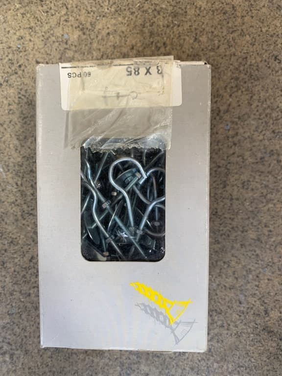 Befestigungsmaterial-Karton Art. 904 732 65 (vermutlich Schrauben/Dübel) — bitte prüfen